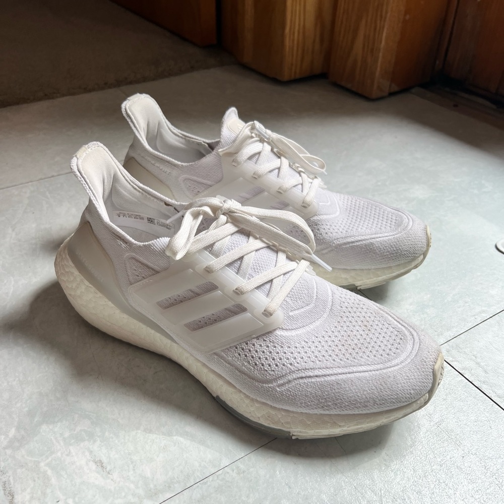 VERY good condition! Ultra Boost size 9.